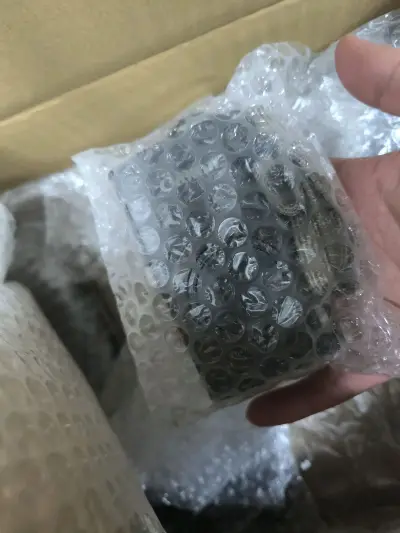 本次海淘的ccd成色都很新，并且挖煤姬包装的非常精致，拆包裹都得拆半天防磕碰做的很好，好评，价格也很实惠，整体是很满意！！！