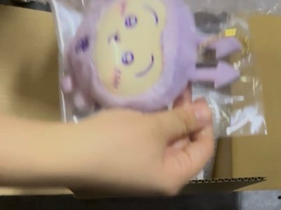  第十四单安全下车！这次物流好快，合单稍微有点慢。。如果可以延长取消合单的期限就更好了。。。yhm包装很好，537也很漂亮，总而言之很愉快的一次购物体验，乌门！