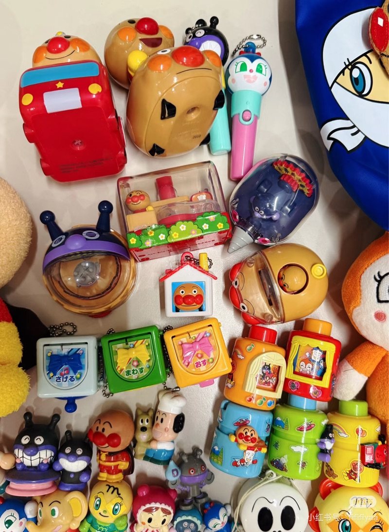 挖煤姬海淘体验超惊喜！平台选品丰富，绝版彩妆、复古拍立得等好物轻松淘到，价格比国内划算不少。商品描述与实物高度一致，品相近乎全新。包装特别用心，防震泡沫填充饱满，运输中无任何破损。物流时效超出预期，航空件一周左右就能收货，物流轨迹实时可查。客服响应及时，海淘疑问耐心...