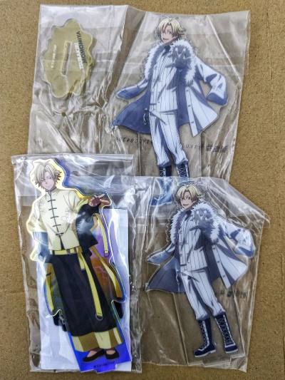 挖到了限量版的PSP卡带，完全看不出是中古，外盒很新，在Ａ店买的立牌也到了，国内买不到只能在挖煤姬上代购到，拿到快递的时候又幸福了