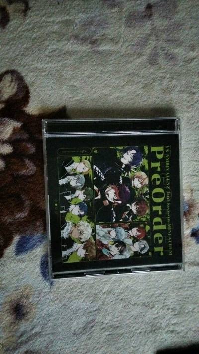 入新坑来任意门搜索发现全新cd十几二十块真的很幸福〒▽〒东西到手状态很好 软壳的cd也没啥划痕非常满意 很愉快的购物体验