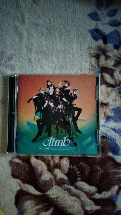 Charisma的碟比国内二手市场均价便宜一半好感动而且状态特别好无划痕(Ｔ▽Ｔ)这次还盲买了不认识的ip的碟收录歌曲很好听 很愉快的购物体验