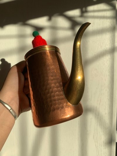 在精挑万选下找到了一个好看无比可爱咖啡壶，怀着激动的心情果断把它收入囊下，果断下单，在收到的那一刻非常喜欢