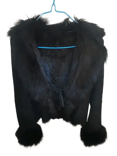         挖煤姬这个软件，感觉非常好，价格实惠，品质优良，速度挺快，包装很好，物流保障性高，很好的购物软件！我这次买的衣服特别好看，好开心好幸福。价格实惠，运费我使用了积分减免了不少运费，运输时间挺快的，总共用时8天就收到了。
        衣服到手之后，我...