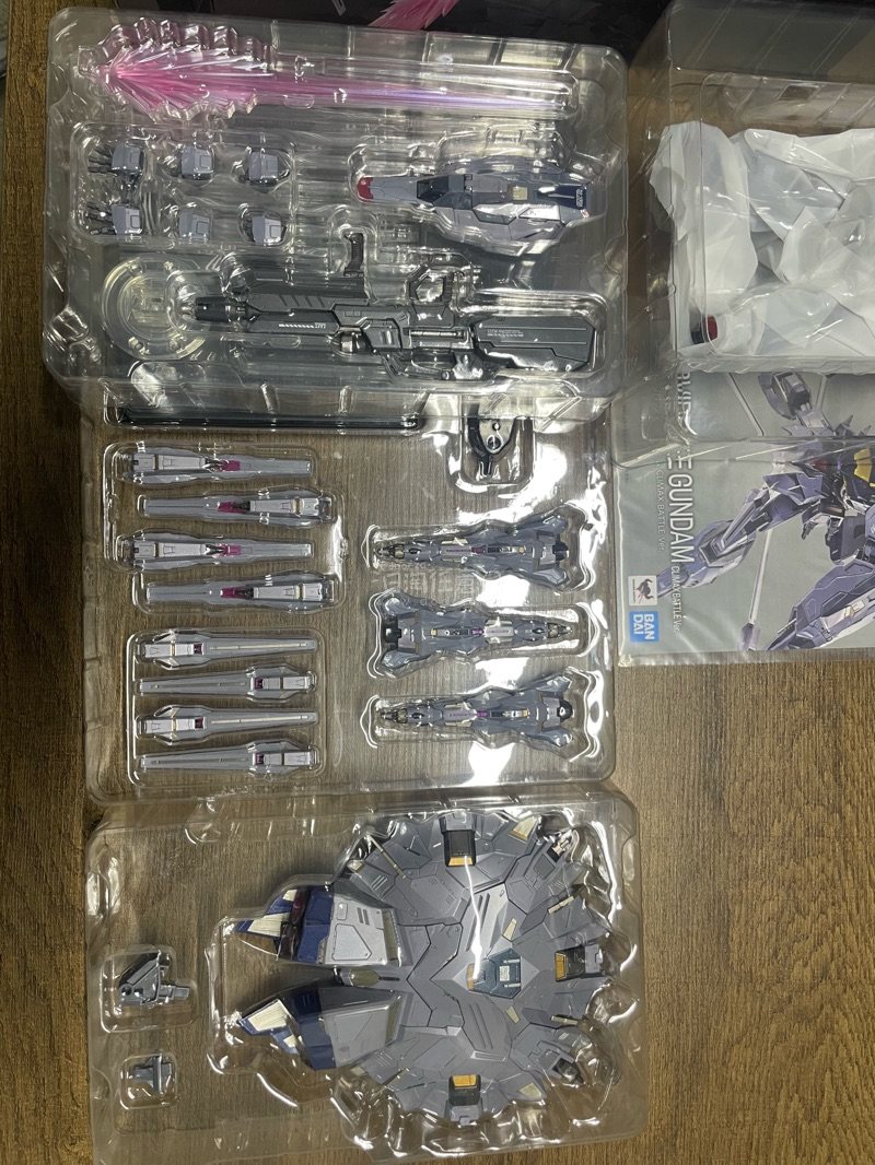 终于买到心念念的MB神意高达，到货八角尖尖，全新未拆集齐高达SEED第一部的三巨头了，又完成一桩心愿