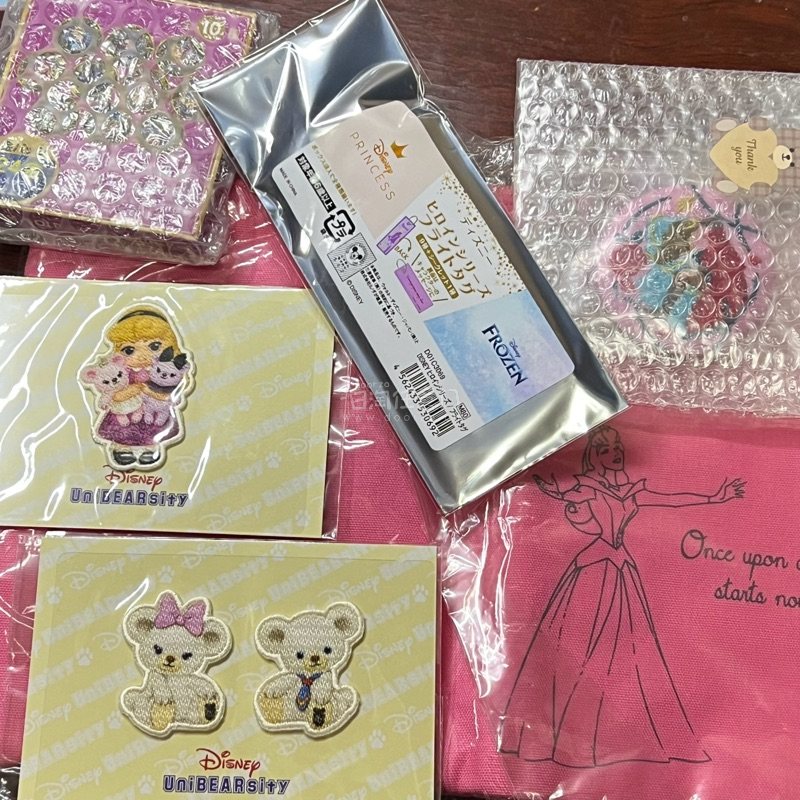 • 商品丰富+稀缺款易淘：涵盖动漫周边、中古CCD相机、日系服饰、迪士尼/三丽鸥好物等，能挖到国内难寻的小众款或限量款，二手/闲置品品相普遍优质（不少99新好物）。
• 性价比高+优惠多：价格比国内平台或其他海淘渠道低30%-50%，可叠加优惠券、积分抵扣运费（1积...