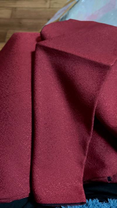 其实是第一次买到的道行服，在个人卖家中淘到，实物与照片存在一些色差，但是不妨碍本身的版型和搭配性，也是没有失手的一次！