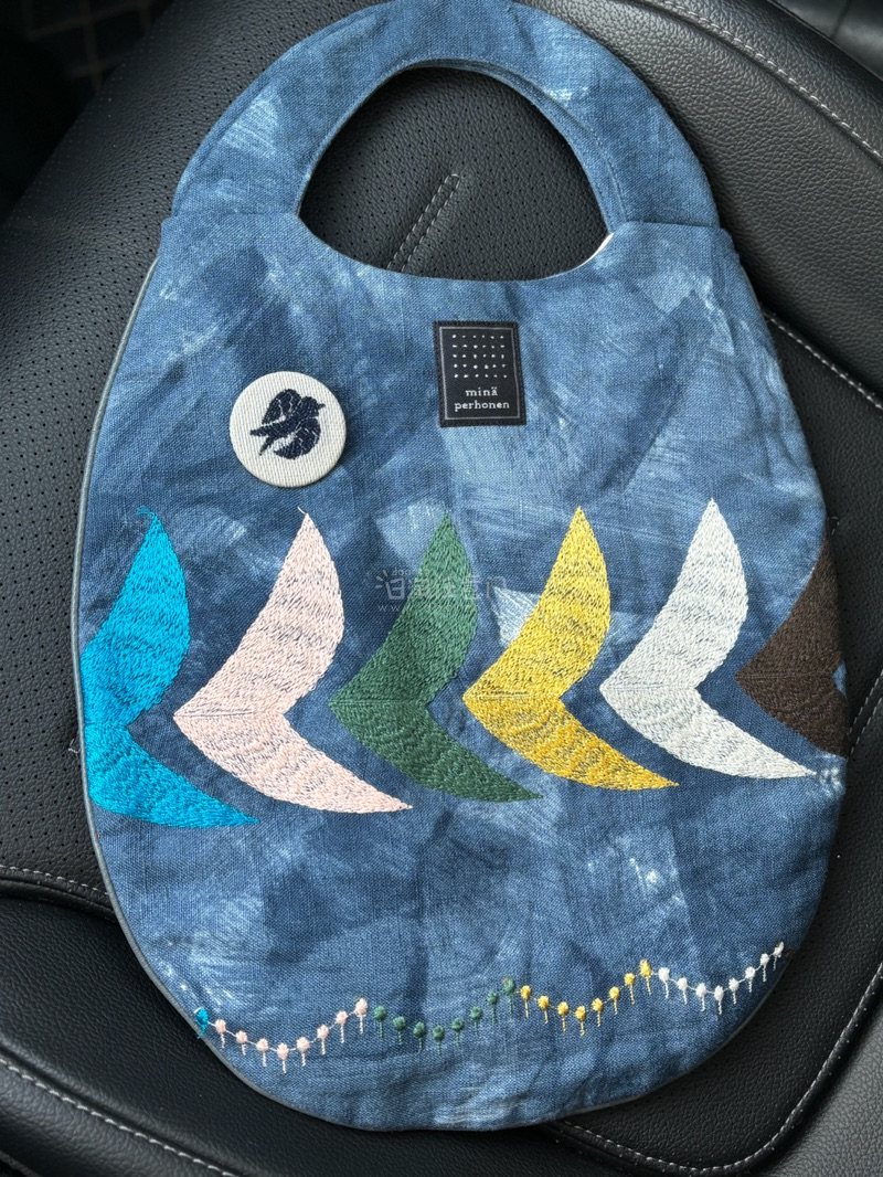 又来写小作文夸夸挖煤姬了！这次买的是一套中古包包，过程依然丝滑得让人感动。

① 购买过程（心路历程）：
在煤炉上看到这几个中古包包，卖家图拍得有点暗，心里直打鼓。但凭借前两次的经验，还是果断下手了！挖煤姬的“代切”功能实在太方便，直接把商品链接和预期价格提交，几分...