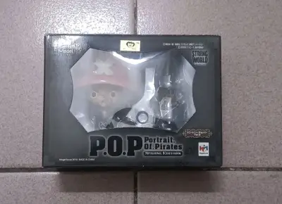 手办包装严实，物流迅速，开箱体验充满惊喜和仪式感；手办设计精美，实用性强，是在书桌、展示柜或客厅的装饰亮点。