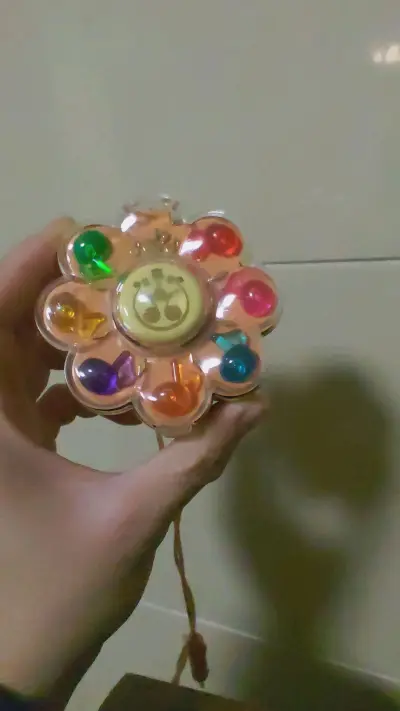 本来都担心东西可能送不进来了没想到还到了，一收到海关的消息就赶紧处理很快就放行啦，在挖煤这里买东西跟放心遇到的卖家也都很靠谱非常满意哟，收集党还会继续再来的