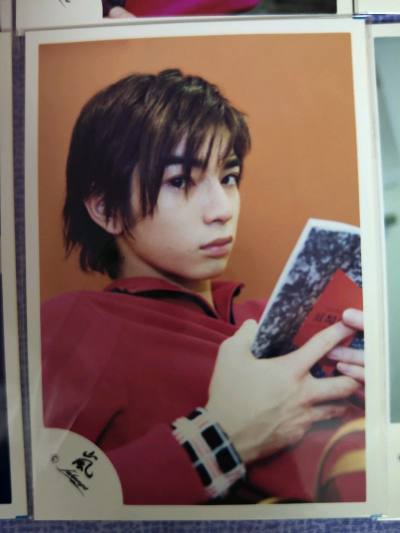 商品很棒，纸片还都挺好的。
空运EMS快是快…但基本就基本是100%税，这次直接干了二百的税。合单的时间较为长，和运输时间差不多。