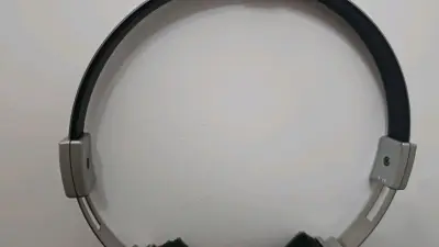 这一次发货非常快，收到的时候包裹里还有被海关查验的单子哈哈，耳机本身没有问题，跟翻译描述的一致，收到之后也是马上拿去听了，非常好