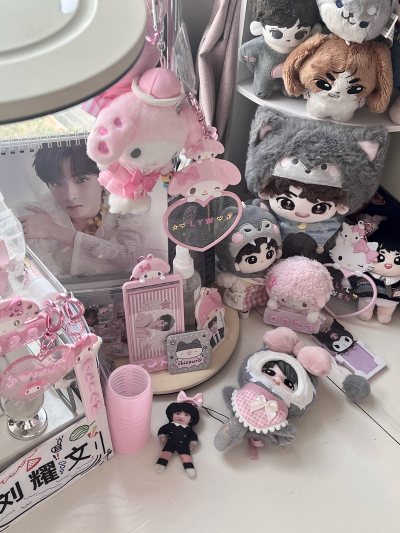 在挖煤姬海淘了一些萌物，均价不到40，好爽呀o(≧v≦)o
mm和俏咪姓名牌好萌?
发货速度和运输速度也很快
第一次海淘美美下车