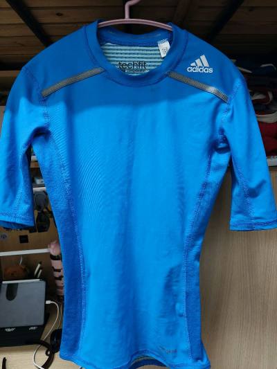 购物体验真的超棒！从下单到收货全程顺畅，物流速度超预期，包装严实无破损，打开瞬间就被商品的质感惊艳到了～卖家服务也特别贴心，咨询时回复迅速，还主动提醒注意事项，专业又耐心。商品和描述完全一致，甚至比预期更好：颜色正、做工精细，用起来（或穿起来）舒适感十足，细节处能看...