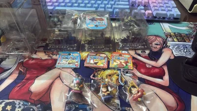 消极幽灵系列手办还有一番赏3个大的系列，索隆、弗兰奇、山治，很开心在挖煤姬上以满意价格购入，还买到了好多限定地域挂件