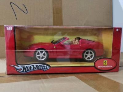 这款风火轮1:18法拉利Superamerica太赞了！红漆亮泽度拉满，车身比例精准，内饰细节也很到位，大比例车模质感超棒，收藏摆柜太合适了！