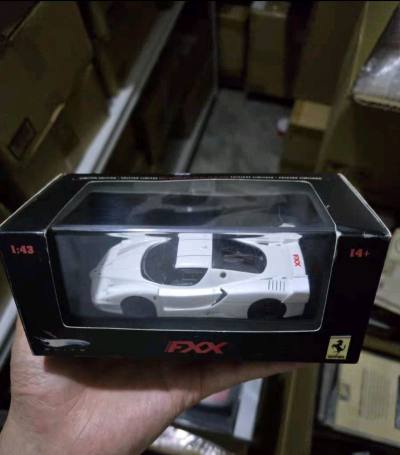 这款风火轮法拉利FXX限量版车模超惊艳！白色车身质感拉满，细节精致到爆，限量编号收藏价值高，包装完好，做工完全对得起价位！