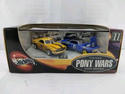 这款风火轮野马科迈罗限量套装太值了！黄马蓝蜂配色经典，车身细节刻画精细，漆面光亮无瑕疵，成人收藏款质感拉满，包装也超有纪念意义！