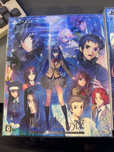 在挖煤姬淘到了《魔法使之夜》的限定版，简直是捡到宝！成色非常新。不愧是文字类神作，收藏价值满分。日淘的包装也特别给力，到手时八角尖尖，完好无损。运气很好，价格没到50元免征门槛，省了一笔。算下来性价比超高，这次购物太润了！