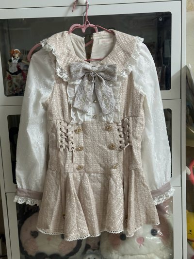 最惊讶的是物流时间，我选的海运没想到19天就到了呢，裙子也完好无损比较肉疼的是税嘿嘿，非常好用挖煤姬