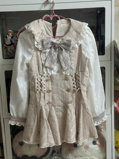 最惊讶的是物流时间，我选的海运没想到19天就到了呢，裙子也完好无损比较肉疼的是税嘿嘿，非常好用挖煤姬