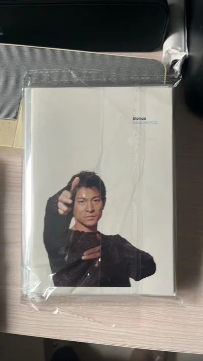 蹲了好久的两张心头好终于在挖煤姬挖到！刘德华《你是我的骄傲》演唱会CD现场感拉满，《冰雨》的深情演绎直击人心；张国荣《有心人》音质澄澈细腻，不愧是无损经典。平台打包超用心，硬纸箱+厚气泡膜裹得严严实实，中古CD品相近新无划痕，物流追踪透明，15-20天就安全到家。价...