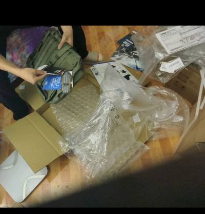 非常に完璧なショッピング体験です！
販売者からプレゼントされたTASMANIANTIGERのカタログを受け取り、大変嬉しく思っています！