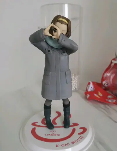 虽然是景品，但做工真的不错。面相还原，细节处理到位，完全不输其他价位手办。这性价比，还要什么自行车？