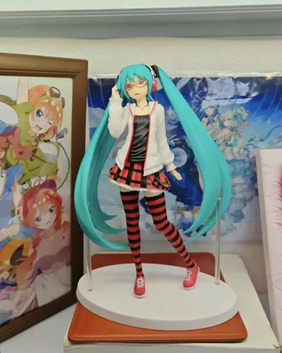 心心念念的老婆终于到家了！手办的面相甜美，衣服的褶皱细节也很自然。包装非常专业，长途运输也没有任何问题，这波购物体验满分！