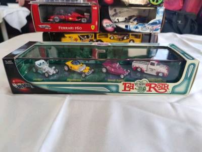 风火轮Ed Roth联名套装太惊艳了！四台车涂装复刻经典热棒风格，细节精致还原传奇设计，收藏礼盒质感拉满，热棒文化爱好者必入的宝藏款！