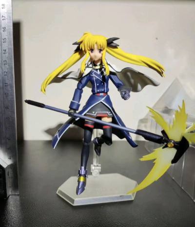 这只手办的配件真的太丰富了，玩法很多样。实物比图片更有质感；包装严实，发货快，这种优质的购物体验真的让人心情愉悦。