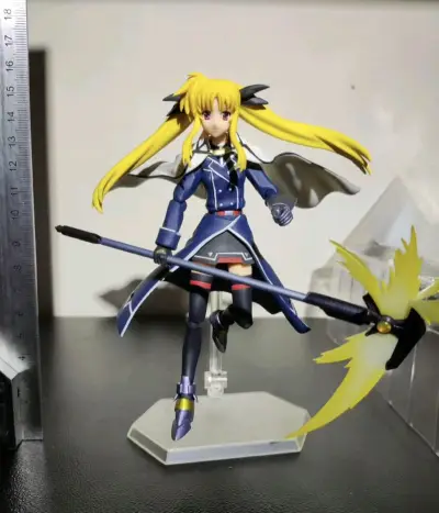 这只手办的配件真的太丰富了，玩法很多样。实物比图片更有质感；包装严实，发货快，这种优质的购物体验真的让人心情愉悦。