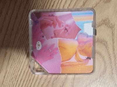 这次购买了rolo1大全套，rolo1简直就是艺术品，每张照片都好看，这次选的海运，不到一个月就到了，而且专辑全部无瑕疵！每个都是四角尖尖！我太爱了！