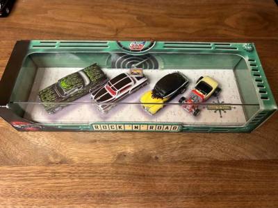 这款风火轮Rock N Road套装太有特色了！四款车的涂装各有风格，火焰纹和复古设计超吸睛，收藏盒质感在线，细节做工精致，成套收藏太有成就感了！