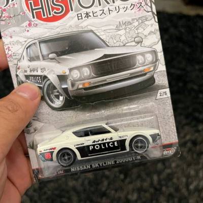 这款风火轮Japan Historics系列日产天际线2000GT-R太戳JDM迷了！警车涂装还原度拉满，樱花背景卡面设计超有日系味，车身细节刻画精准，金属车身质感在线，收藏价值直接拉满！