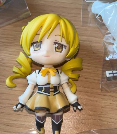 巴麻美学姐一如既往的萌，菲伦也很可爱。很满意的一次购物，商家服务好，发货神速，物流也很给力，宝贝收到后非常喜欢，买得放心，用得安心！竹蜻蜓专线非常给力