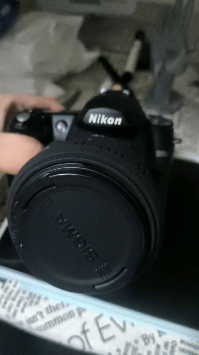 这次购买的是索尼和尼康的两台老单反套机，成色都挺不错的，只是电池没电了，价格也很合适，物流速度也挺快的。