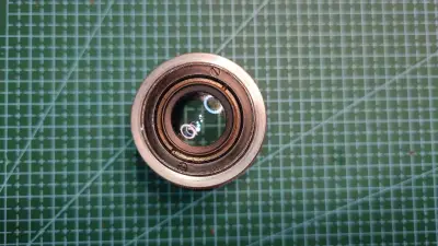 价格很低的拿到了一颗很棒并且也很有质感的镜头，我一直都很喜欢宾德这个牌子，同时这颗镜头也是很好的藏品，今天很开心。物流非常的快速。包装也是一如既往的好。一次很愉快的购物体验。