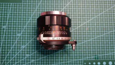 很漂亮的中古相机。我很喜欢这台相机。一个很合理的价格买到了。物流亦如既网的好包装也很好。一次很好的购物体验下回还会来的。