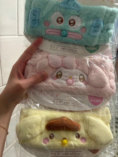 包装很好，空间利用率很高，比较不幸的是这次被税了哈哈哈。但是货品还是很好的哟，和卖家描述一致。希望挖煤姬长长久久运营下去，新的一年也会继续使用支持平台滴～