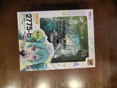 通过挖煤姬平台，在煤炉上淘了一个初音咖啡厅联动last赏粘土人，走的竹蜻蜓路线，包装得挺好的，总体挺划算