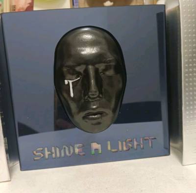 这是我的在挖煤姬买的第六次商品，在我不懈的挖掘下，终于找到了好价小黑脸，谁能不为王子病时期迷倒呢，这次我选择的是挖煤姬平台闪电市场站点，速度真的超级快，物品完整也很好，真的感谢平台对物品的严格把控 