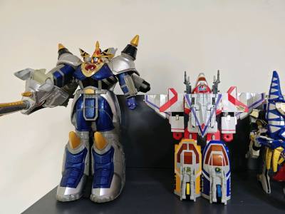 童年怨物，钢铁拯救队！