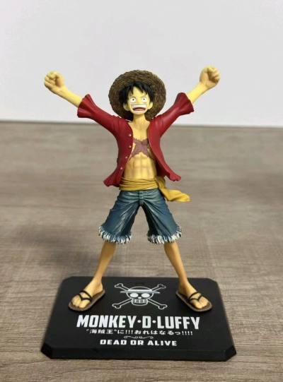 必须要夸一下这个包装，太用心了！手办被保护得严严实实的，连一点磕碰都没有。路飞造型很经典，这种简单的快乐，真的很久没有过了。