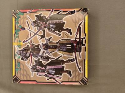 SIC铠武阵羽织，在煤炉刷到，等了几天折扣。最近拿到，可动一般关节没啥问题，造型不错。
箱子是挖煤姬的纸箱加内部泡膜，东西安全到达。
#年末好物分享#
#sic#
#挖煤姬#