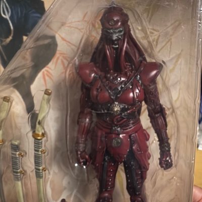 这次还是走的海运到了一些奇奇怪怪的玩具 海运这次15天到上海 交了税第二天就拿到手了 挖煤姬包的还是不错里面填充物很多 东西成色不错 希望保持