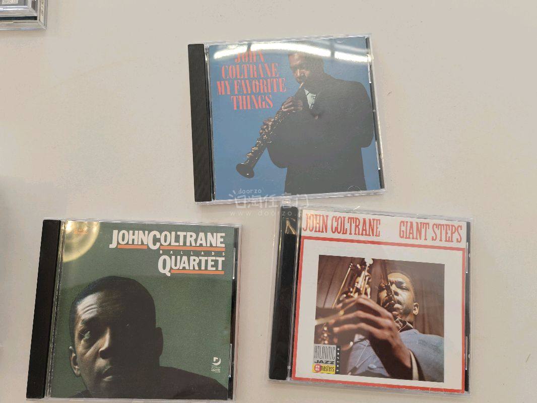 还是走的海运，这批是一个卖家出的，30多张，有拆封和未拆封，基本都是美国早期版的，部分日版，基本都是名盘，盘面都很好，一起运输没怎么加固，到手只有两张外壳裂了点，还是很不错，性价比满满的一单。