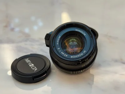 这个镜头算是配件了，不过价格便宜，也不说啥了，自己弄好了，还能用，就是成色一般，快递选择竹蜻蜓，很好，就是不是特别快，但是很放心