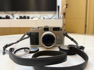 康泰时胶片机做工特别好，全是钛金属，不过有一点小问题，自己能解决，好在成色特别好，快递首选邮政，3天就到了，非常快