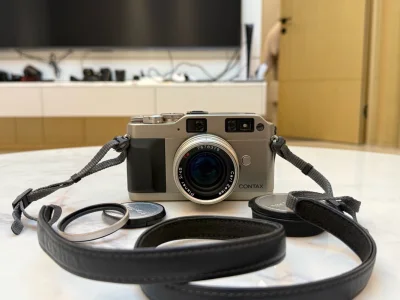 康泰时胶片机做工特别好，全是钛金属，不过有一点小问题，自己能解决，好在成色特别好，快递首选邮政，3天就到了，非常快